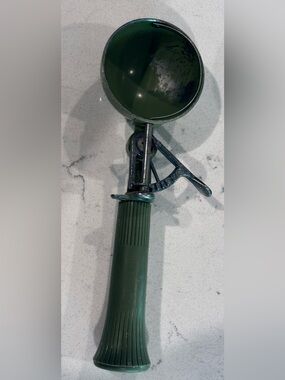 Vintage Nevco Green Ice Cream Scoop with Trigger Release